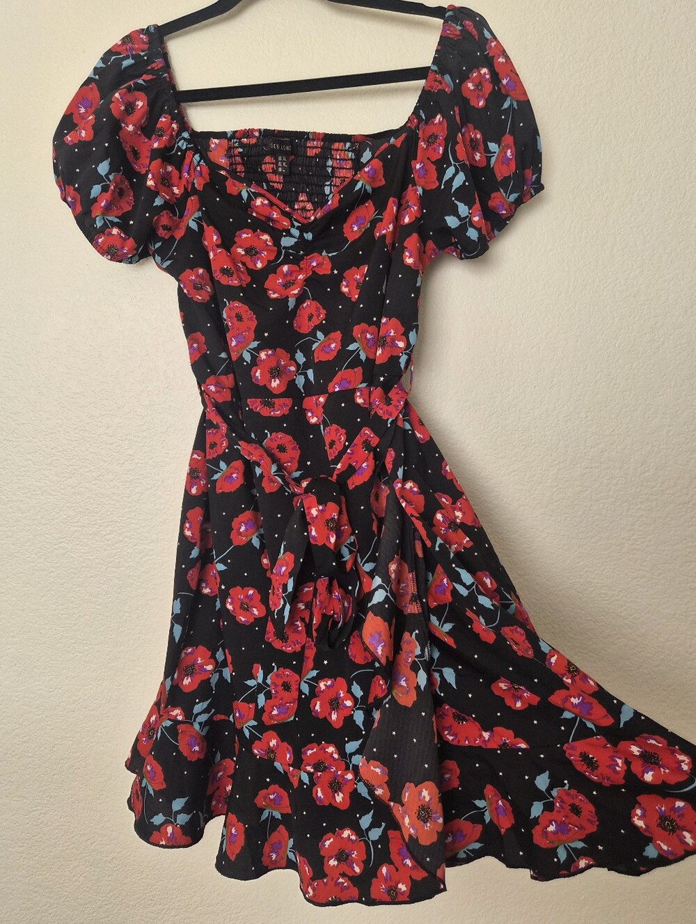 QED London Black Red Floral Puff-Sleeve Mini Dress